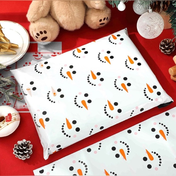 10 Count - 9.5 x 12 inches Winter Polymailers (SNOWMAN FACES) - Picture 5 of 11